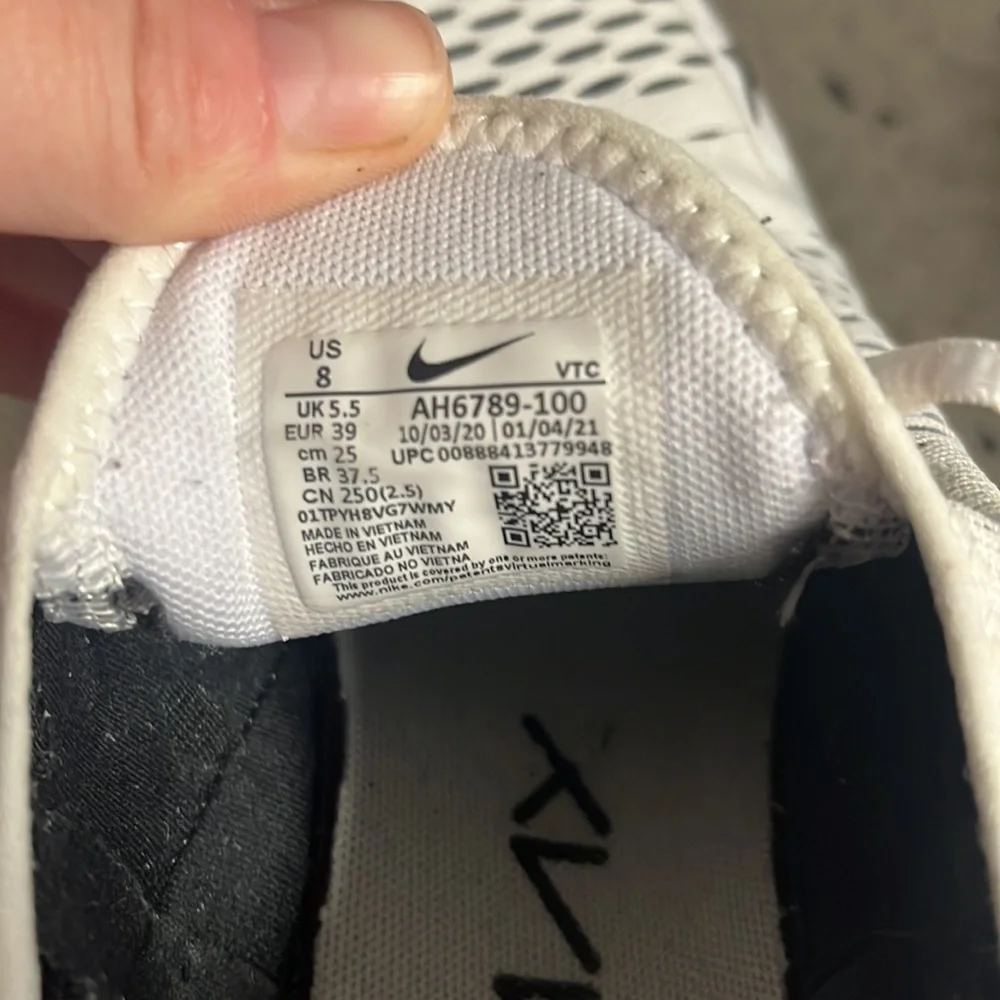 Nike AirMax 270 Size 8 - Picture 4 of 12